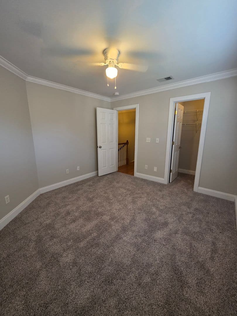 Roebuck House: 522 Saint Helene Ct