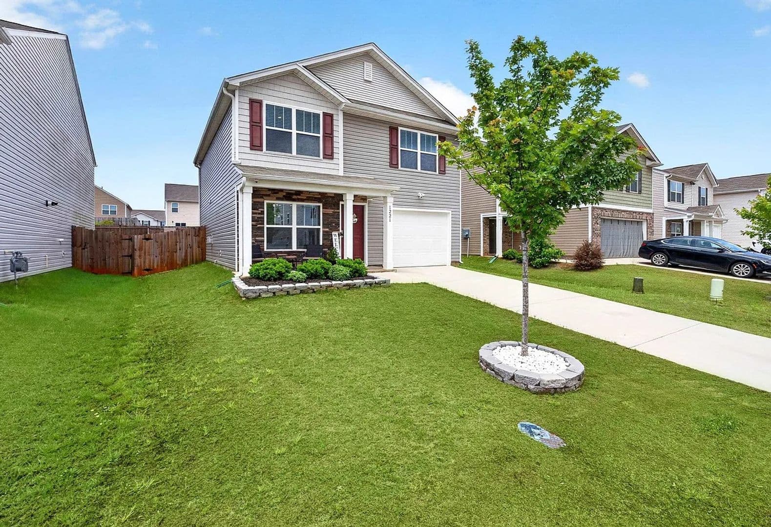 Roebuck House: 1221 Canter Pl