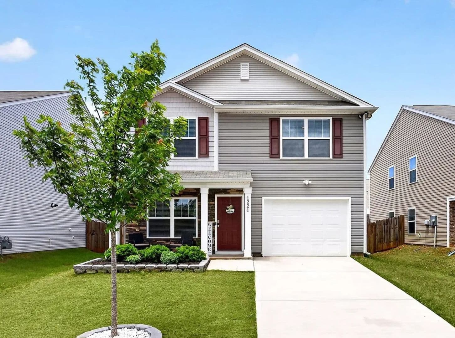 Roebuck House: 1221 Canter Pl
