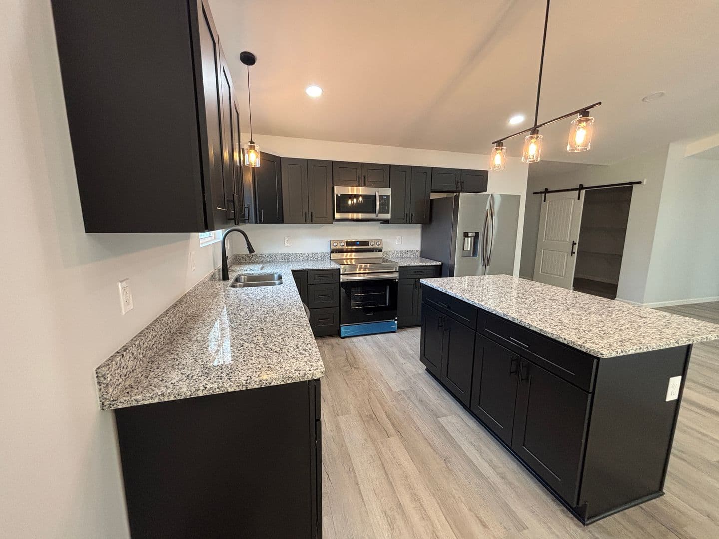 Wellford Townhome: 229 Old Landfill Rd.