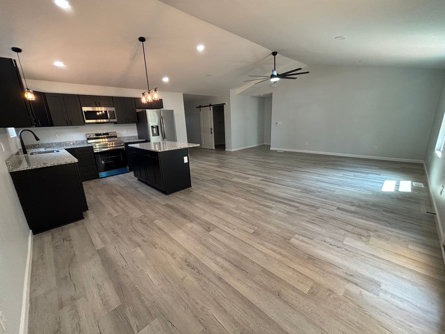 Wellford Townhome: 229 Old Landfill Rd.