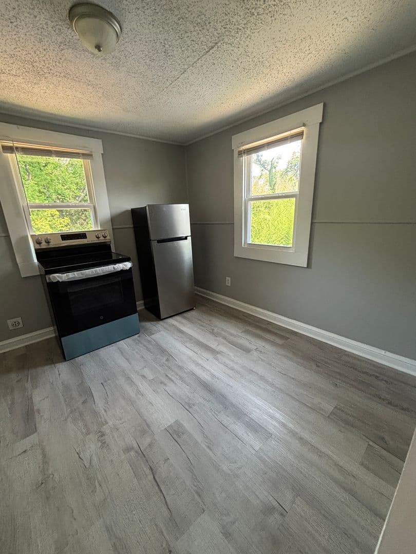 Spartanburg Apartment: 156 Garrett St