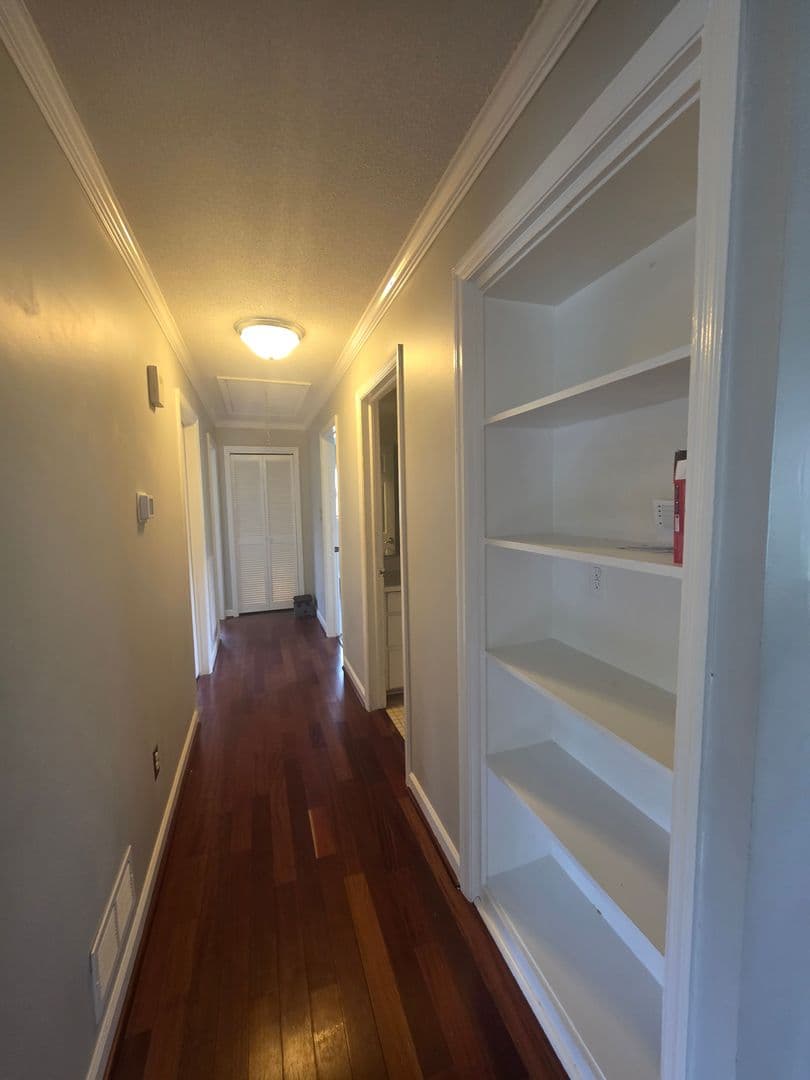 Spartannurg House: 4355 Conrad Dr