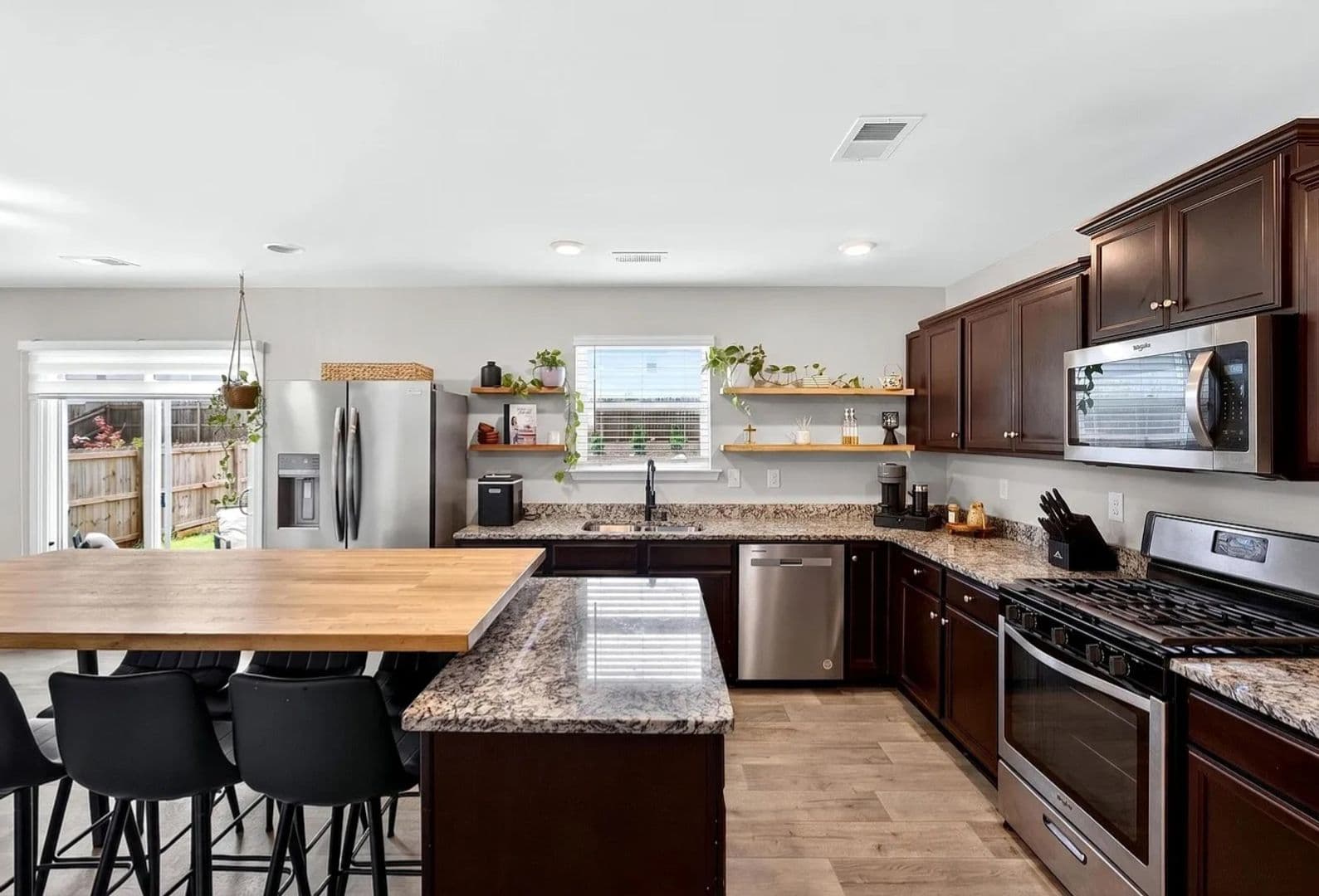 Roebuck House: 1221 Canter Pl