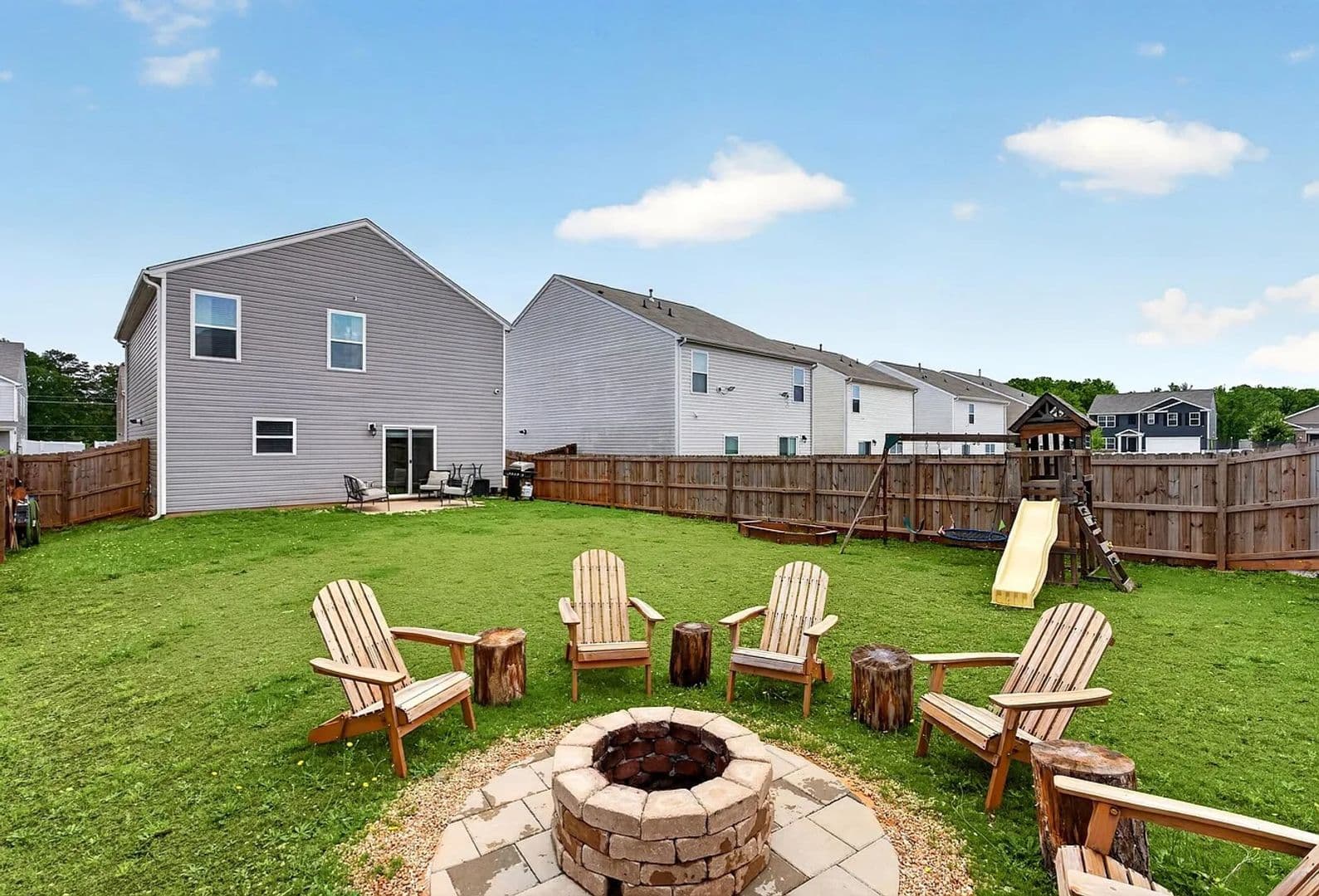 Roebuck House: 1221 Canter Pl