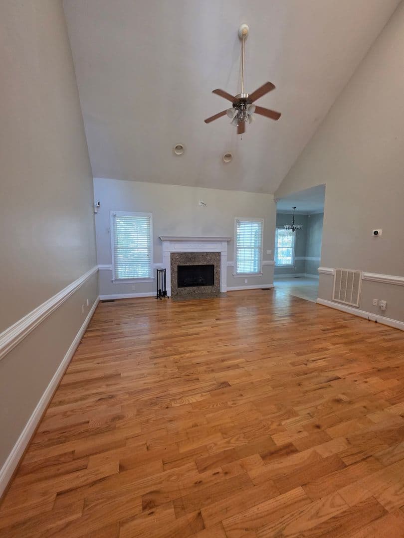 Roebuck House: 522 Saint Helene Ct