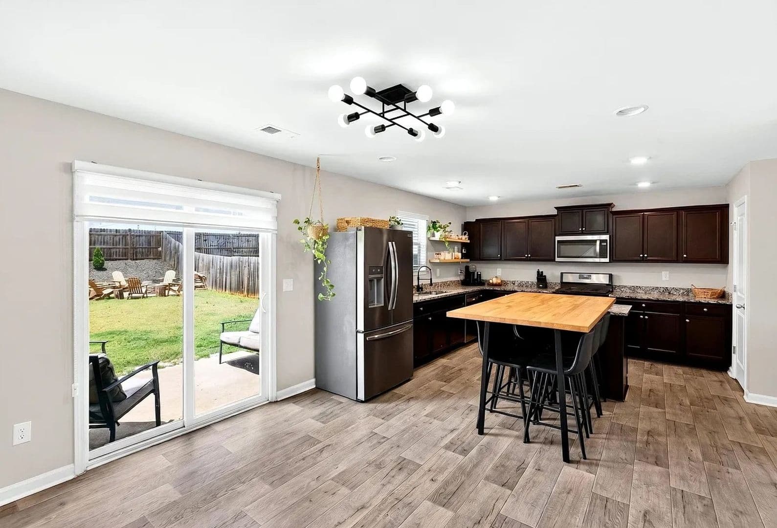 Roebuck House: 1221 Canter Pl