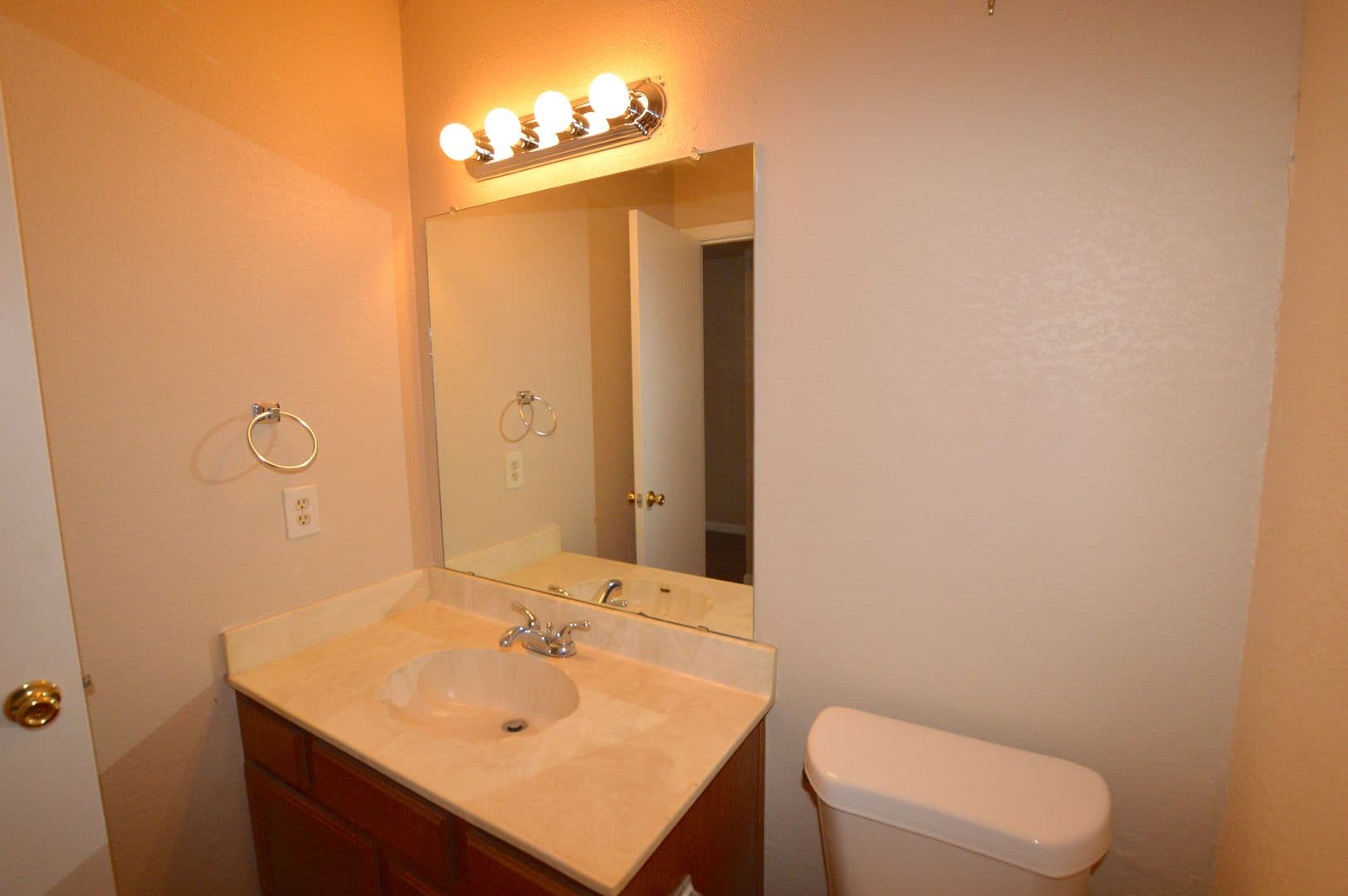 Austin Apartment: 2607 Alcott Lane A/B