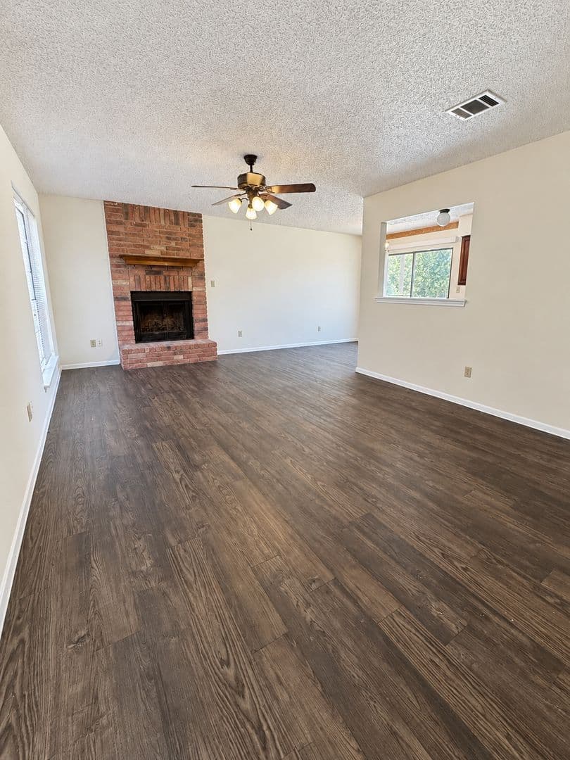 Round Rock Apartment: Hillside at Brushy Creek