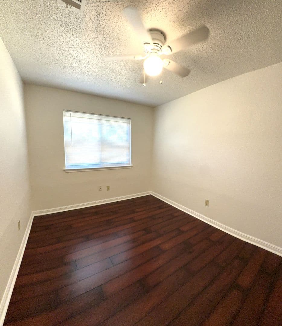 Round Rock House: 2118 Elder Place