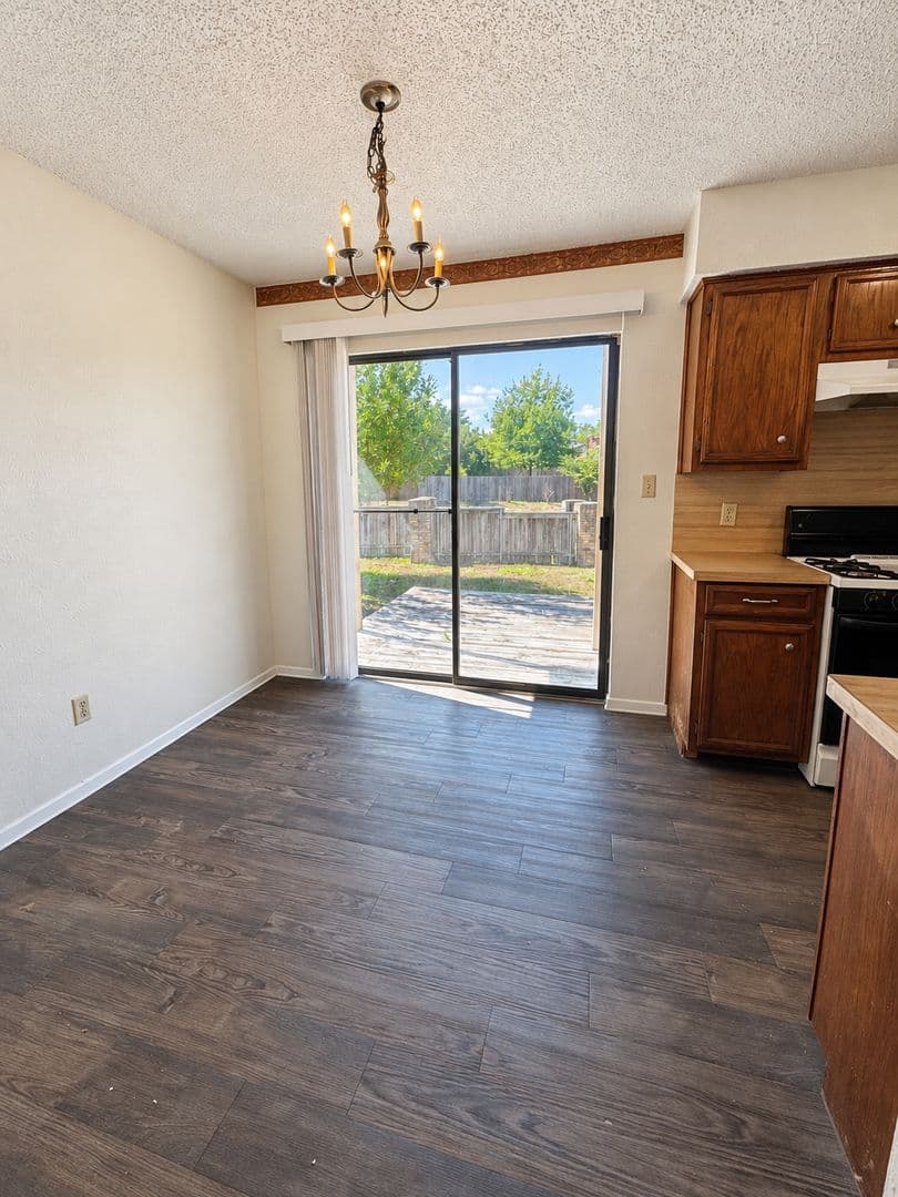 Round Rock Apartment: Hillside at Brushy Creek