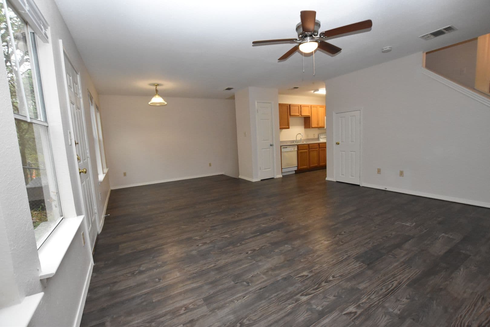 San Marcos Multiplex: 921-923 Sagewood Trail