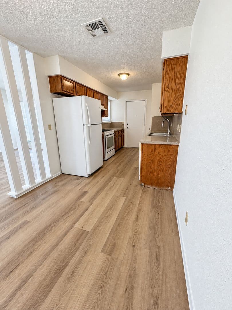 Round Rock Apartment: Hillside at Brushy Creek