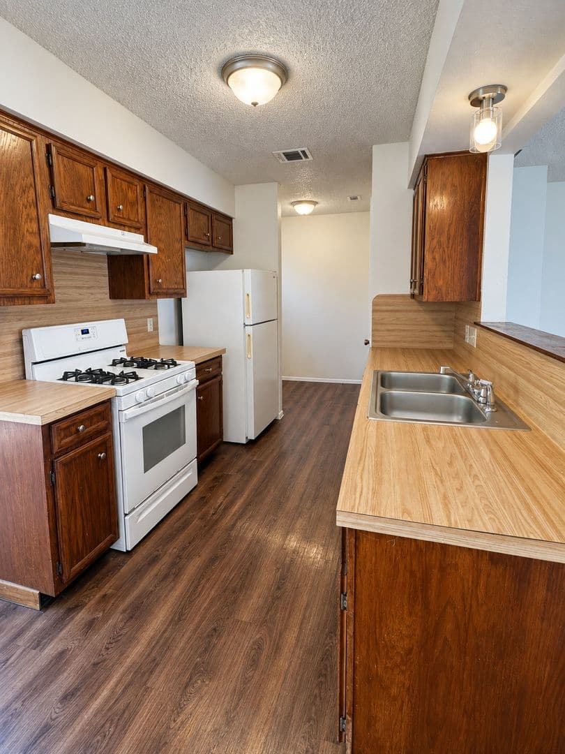 Round Rock Apartment: Hillside at Brushy Creek