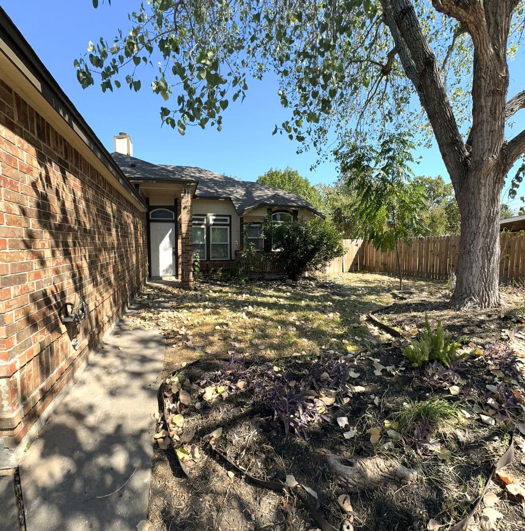 Round Rock House: 2118 Elder Place