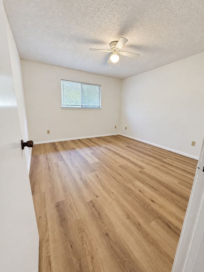 Round Rock Apartment: Hillside at Brushy Creek