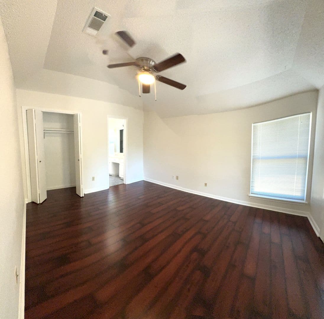 Round Rock House: 2118 Elder Place