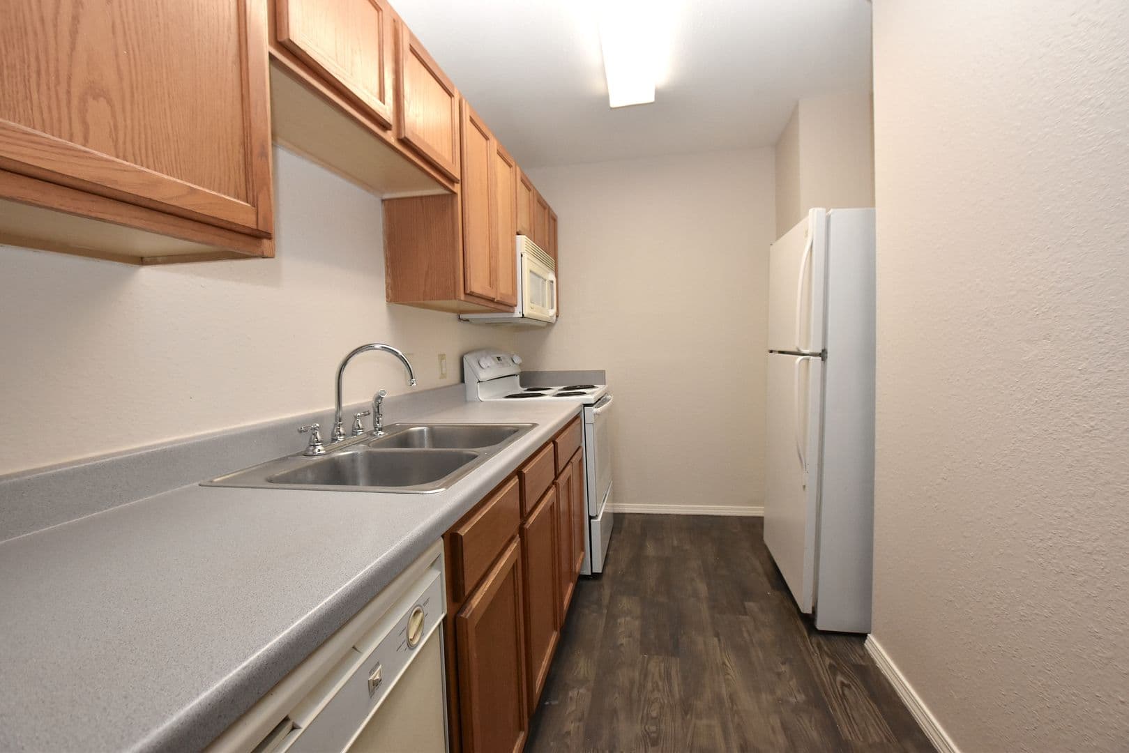 San Marcos Multiplex: 921-923 Sagewood Trail