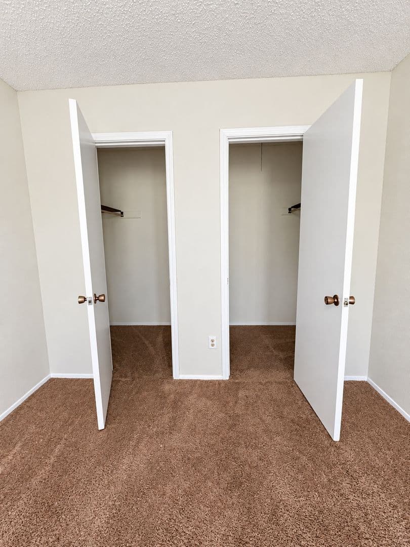 Round Rock Apartment: Hillside at Brushy Creek