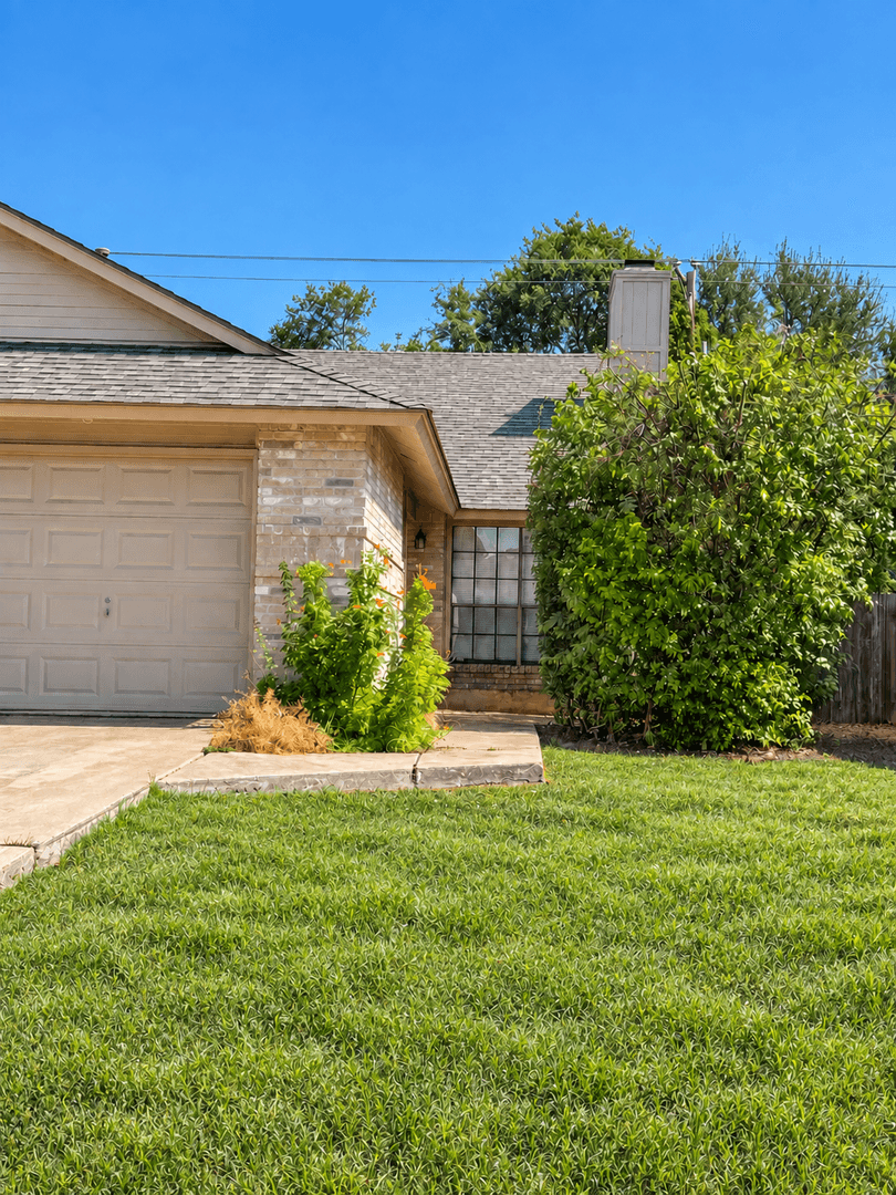 Round Rock Apartment: Hillside at Brushy Creek