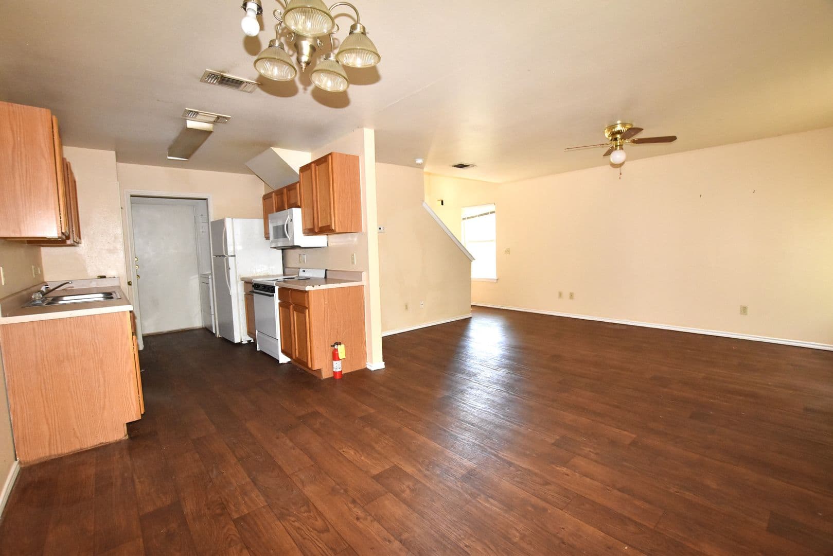 San Marcos Apartment: 902-904 Sagewod Trail