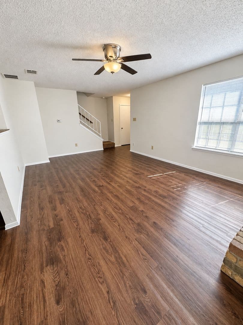Round Rock Apartment: Hillside at Brushy Creek