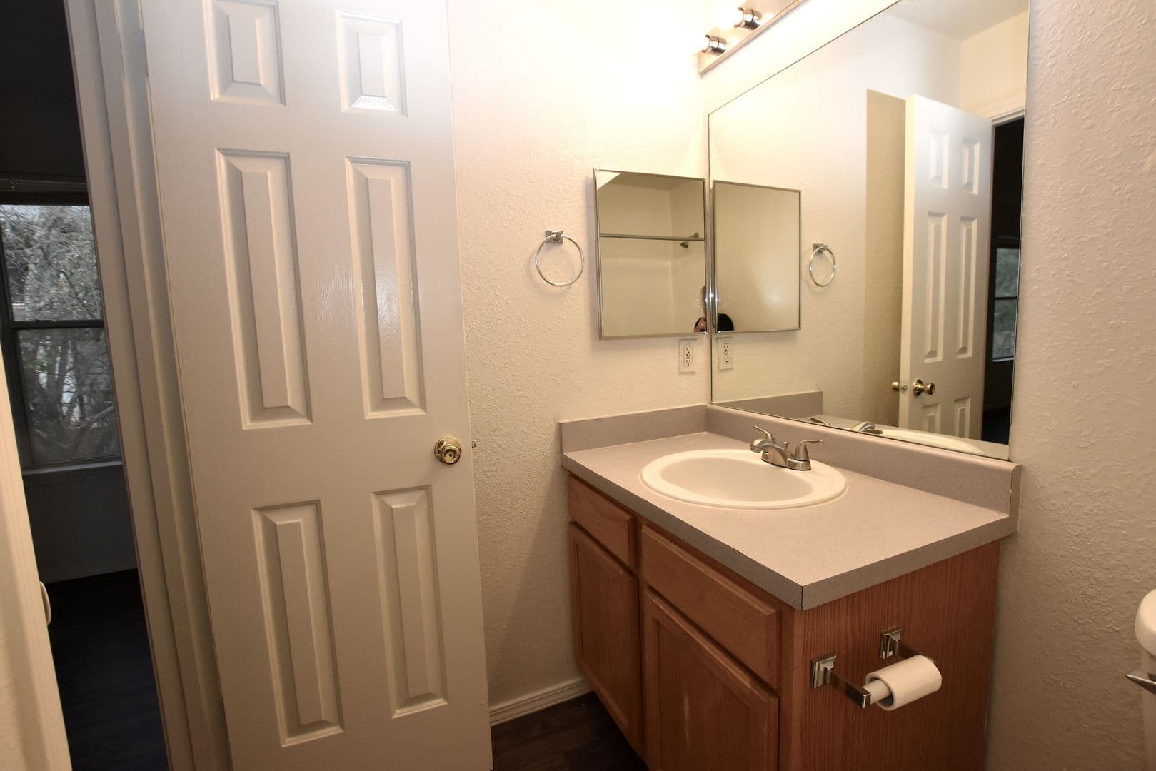 San Marcos Multiplex: 921-923 Sagewood Trail