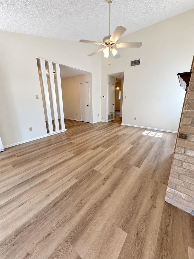 Round Rock Apartment: Hillside at Brushy Creek