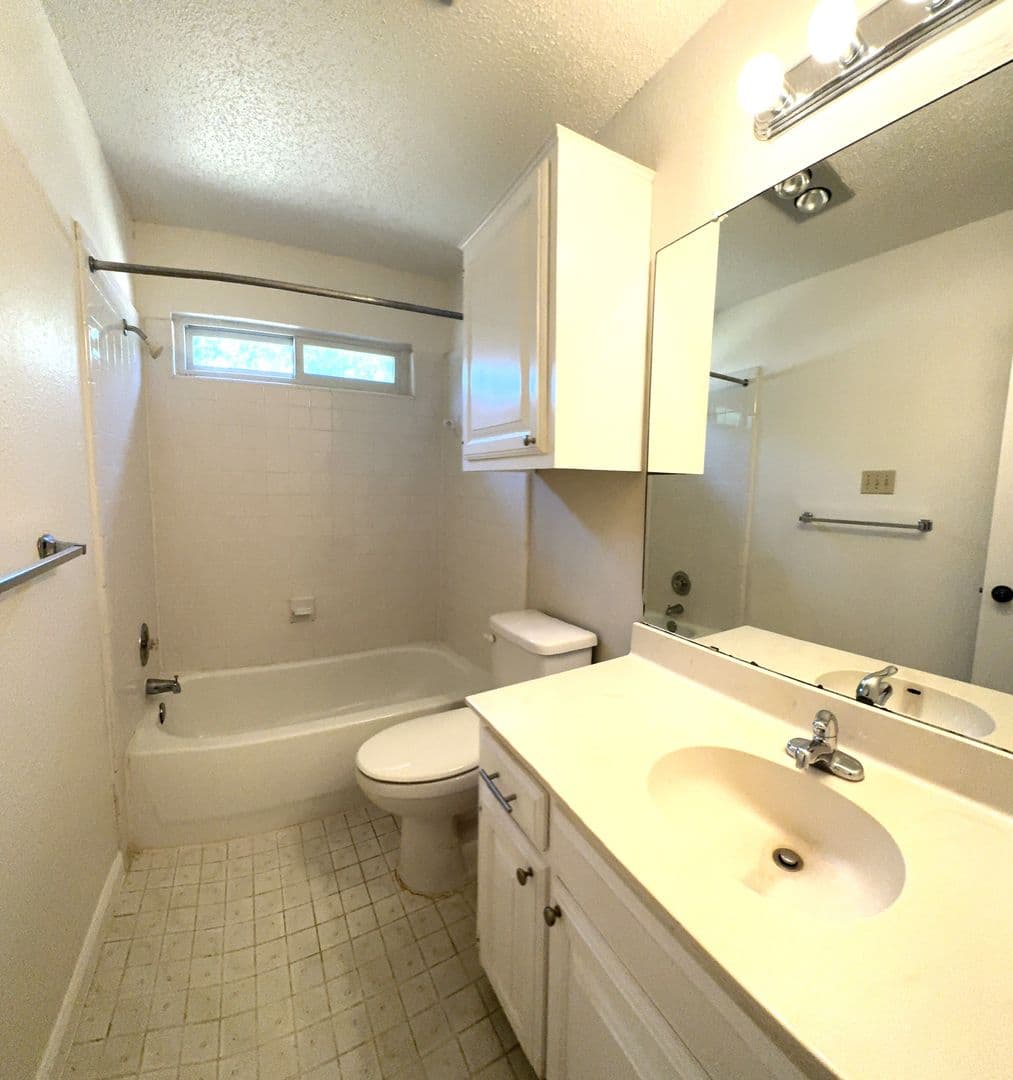 Round Rock House: 2118 Elder Place