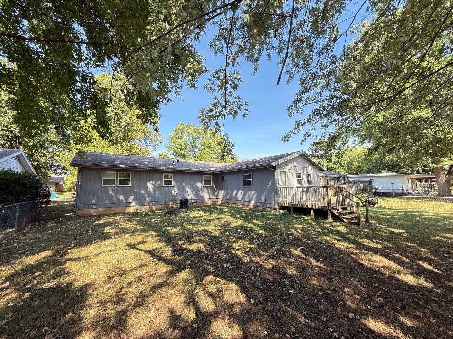 Springfield House: 2144 E Monroe St