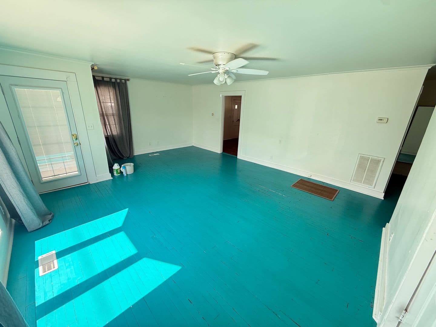 Springfield House: 1357 S Florence Ave