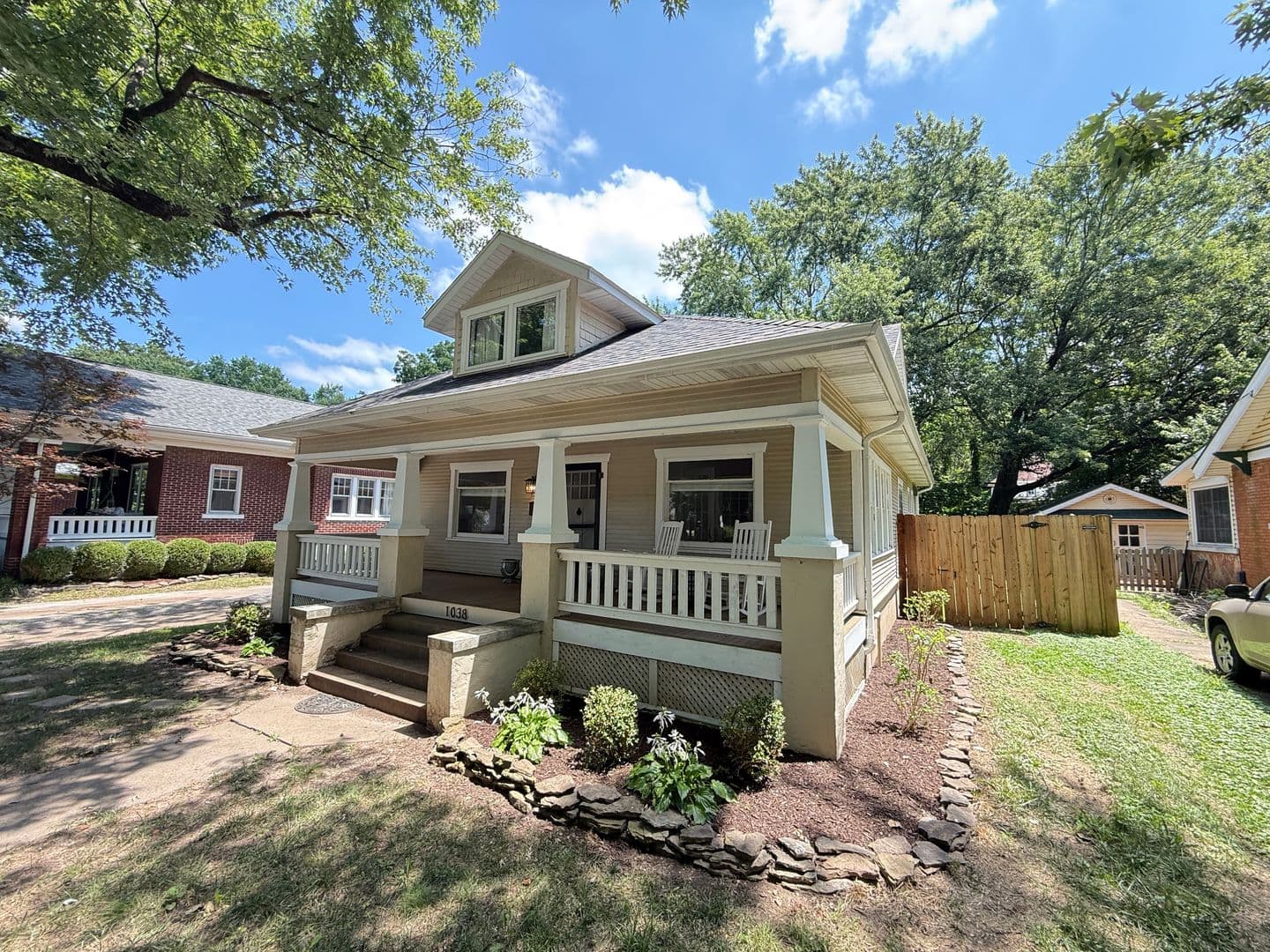 Springfield House: 1038 S Fremont Ave