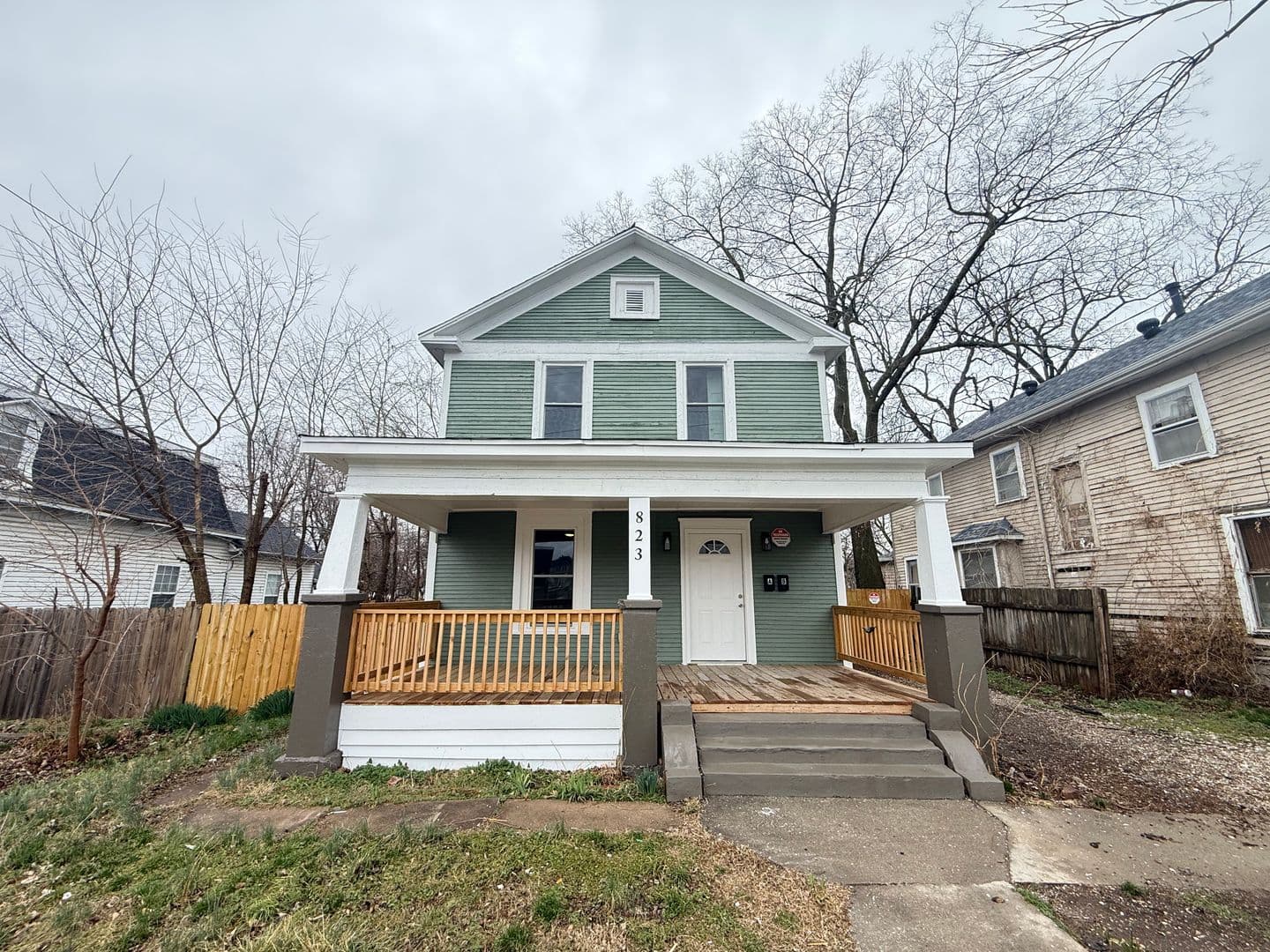 Springfield Apartment: 823 N Main