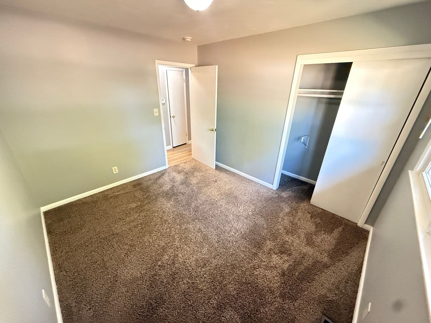 Springfield House: 2144 E Monroe St