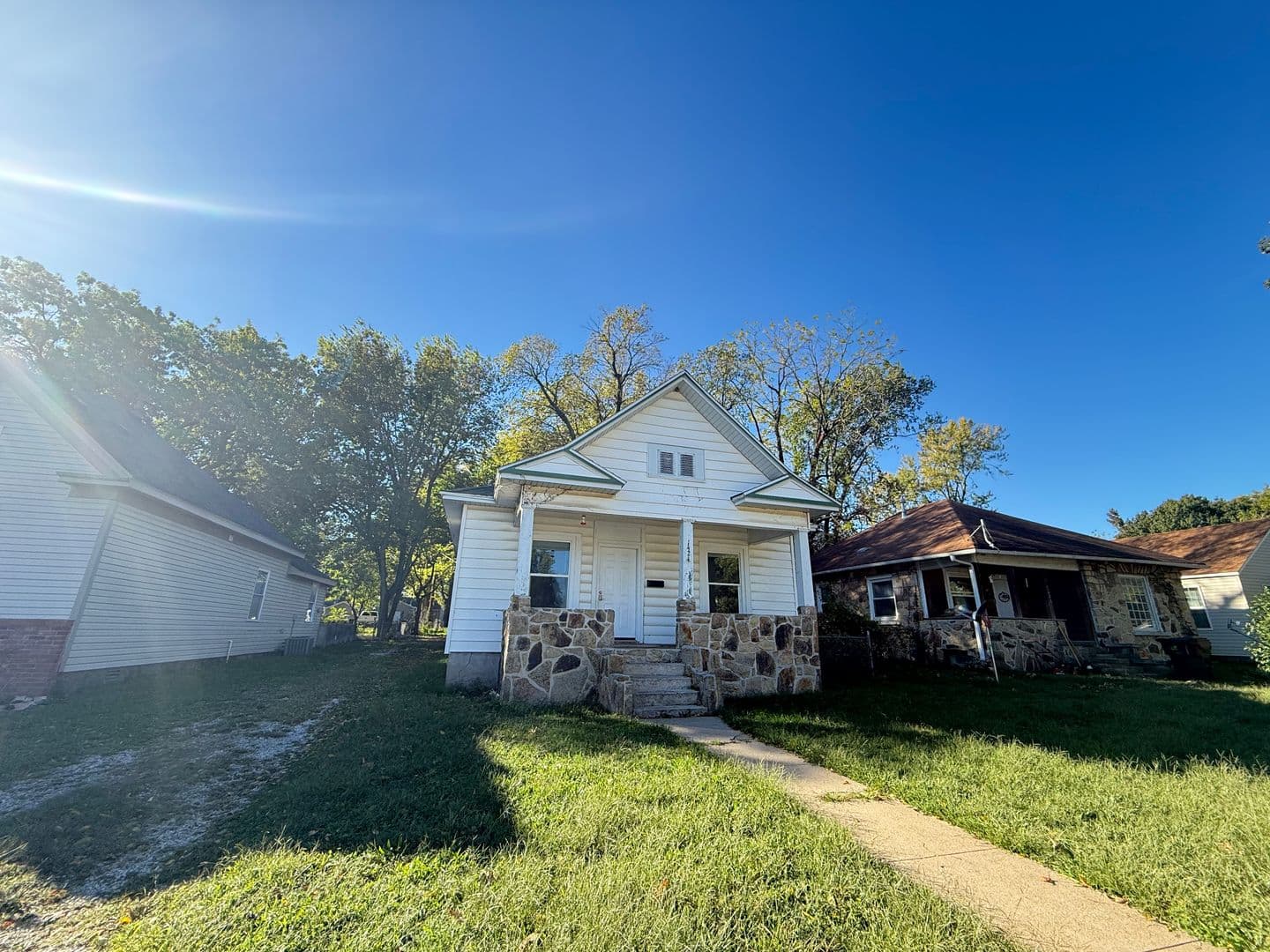 Springfield House: 1424 W. Central St