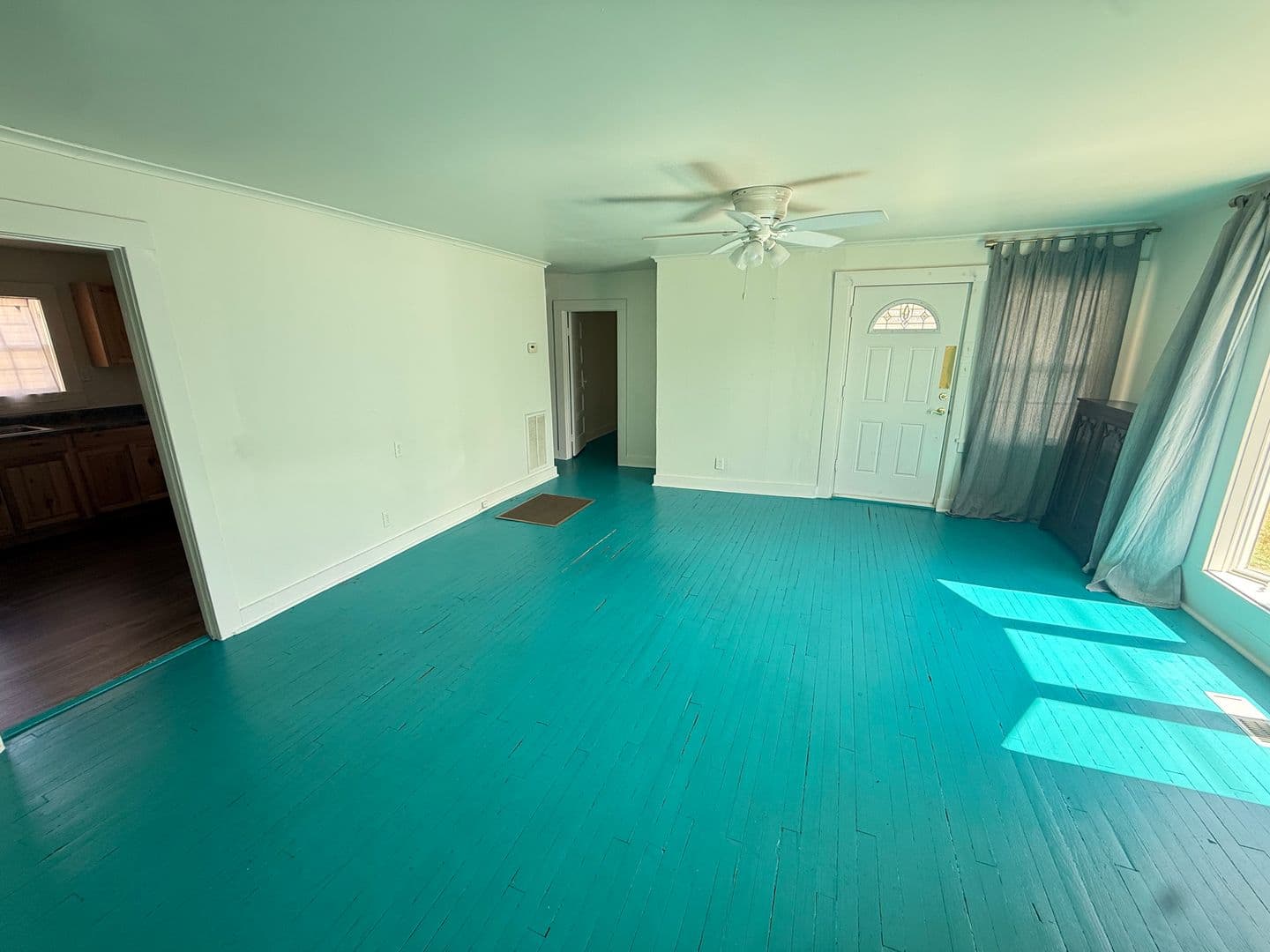 Springfield House: 1357 S Florence Ave
