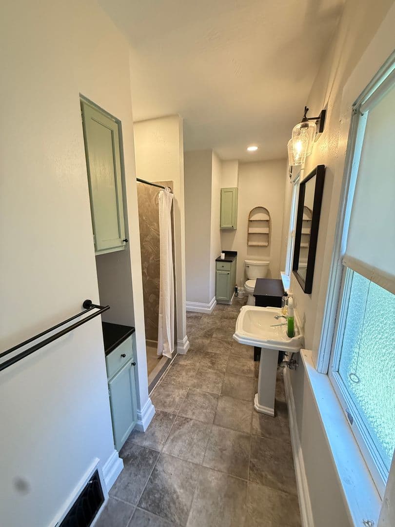 Springfield House: 1038 S Fremont Ave
