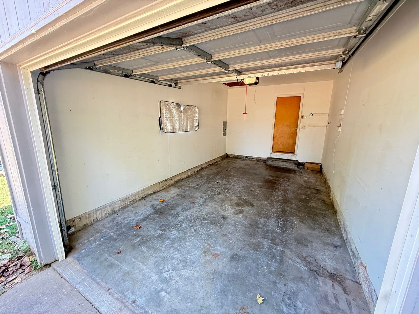 Springfield House: 2144 E Monroe St