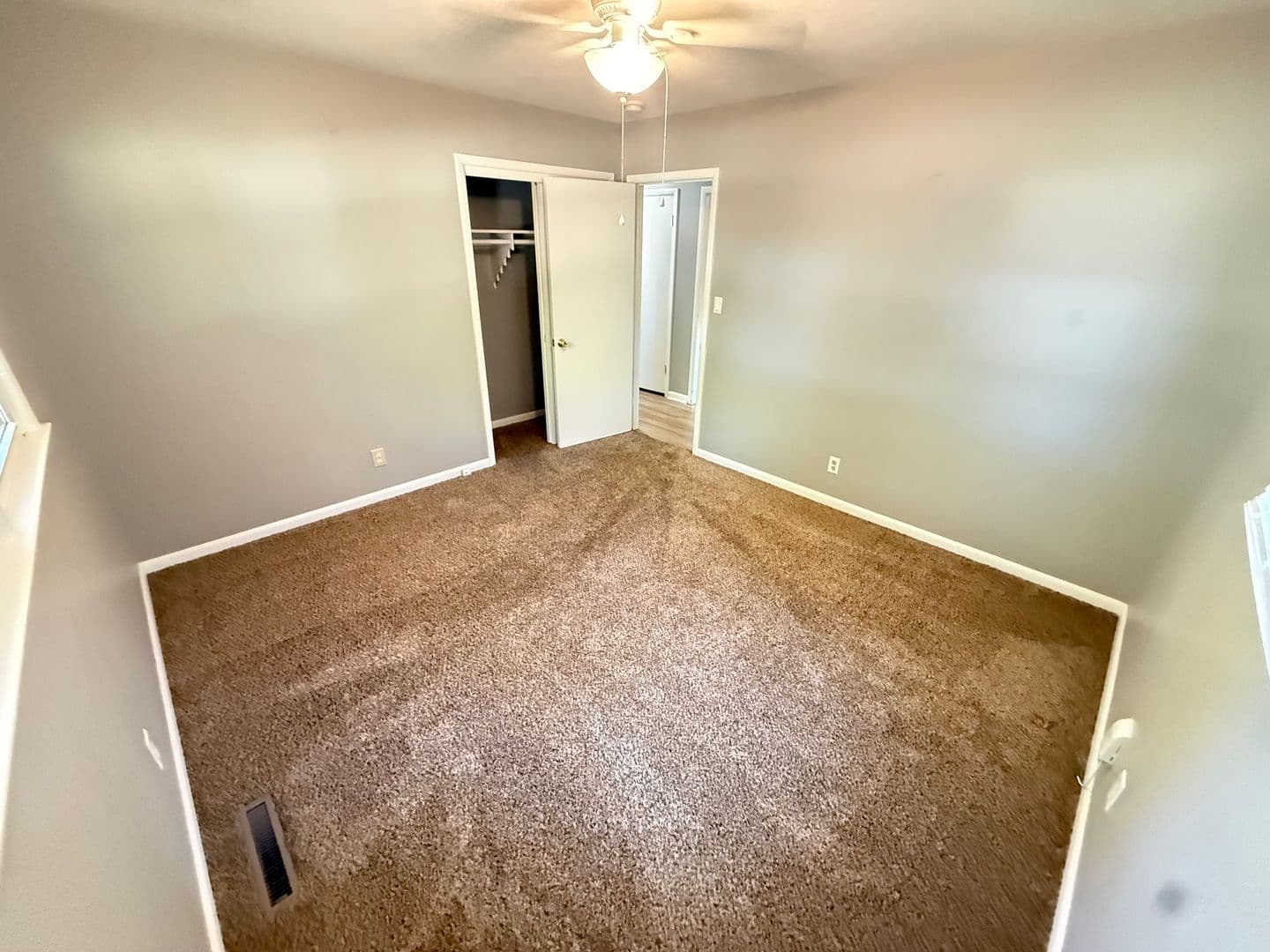 Springfield House: 2144 E Monroe St