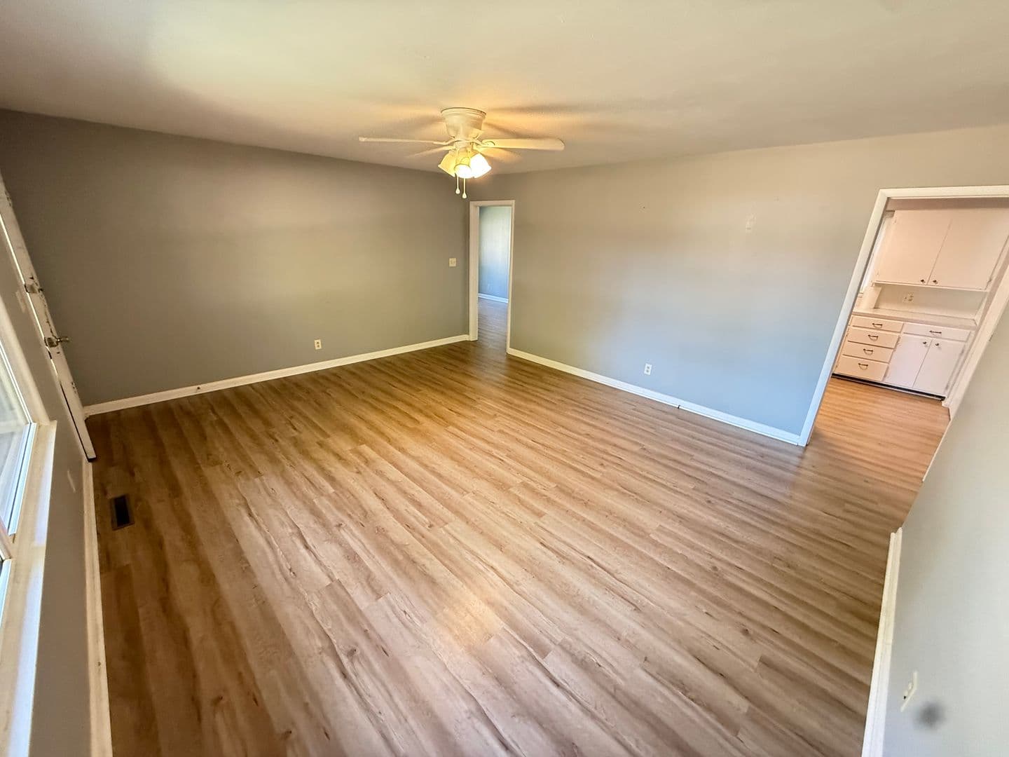 Springfield House: 2144 E Monroe St