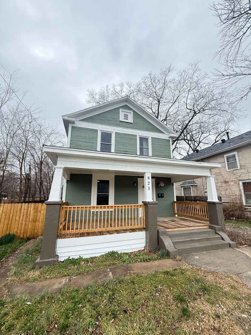 Springfield Apartment: 823 N Main