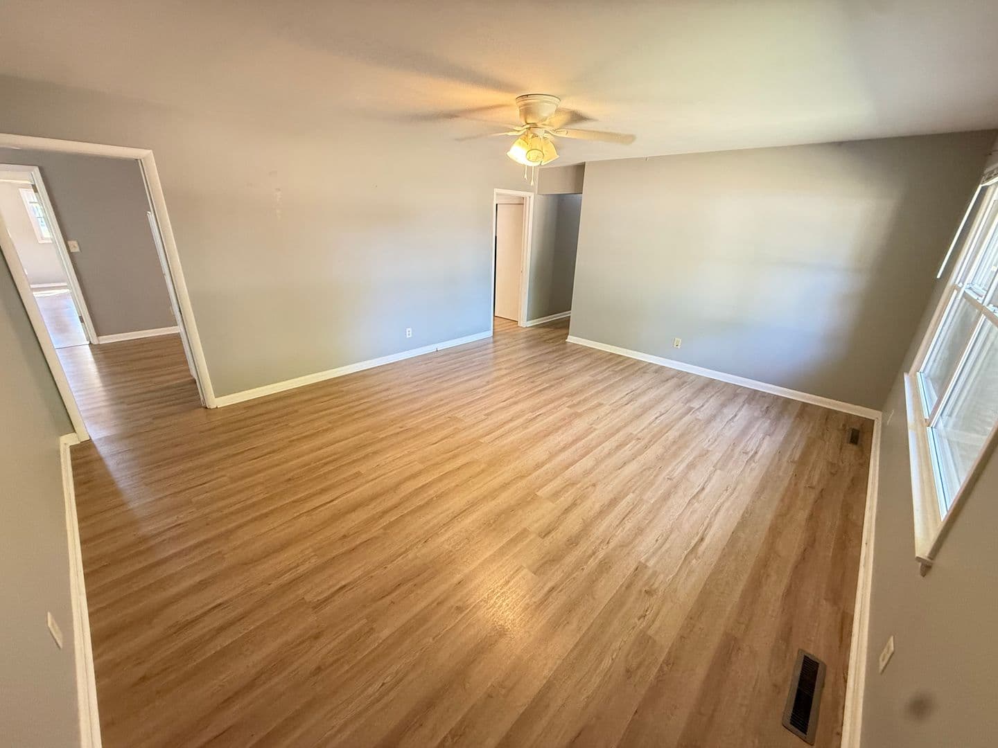 Springfield House: 2144 E Monroe St