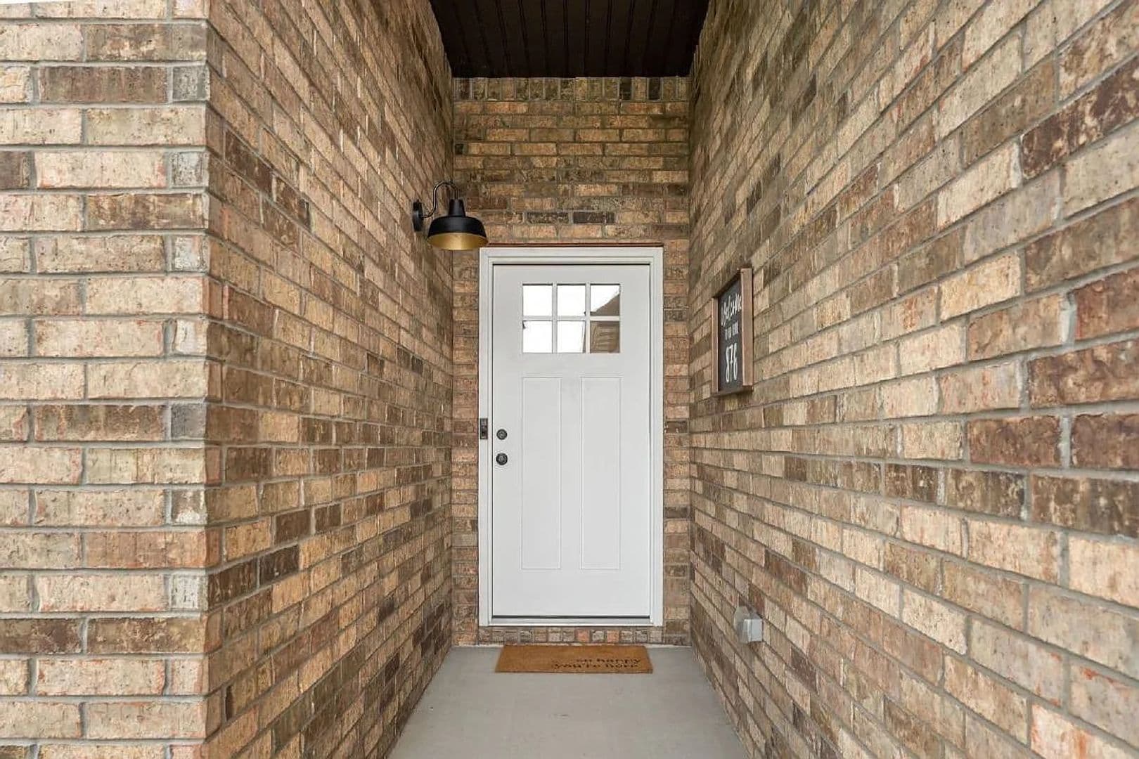 Nixa House: 876 E Dyanne Dr
