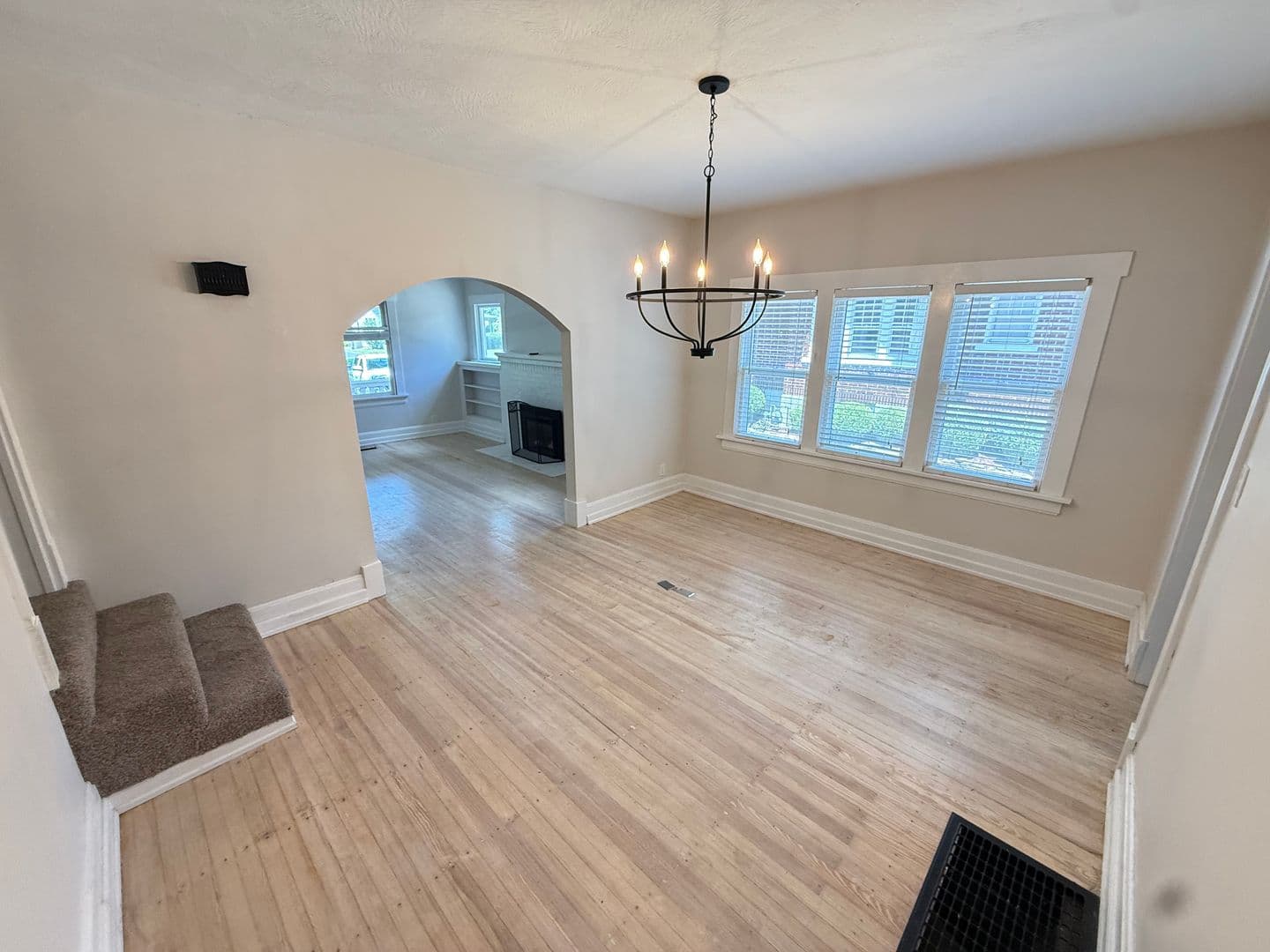 Springfield House: 1038 S Fremont Ave