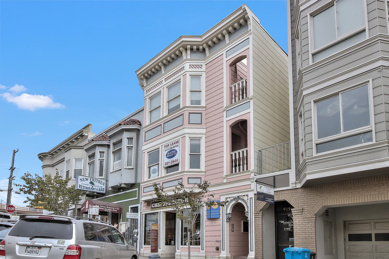San Francisco Apartment: 915-917 Irving Street