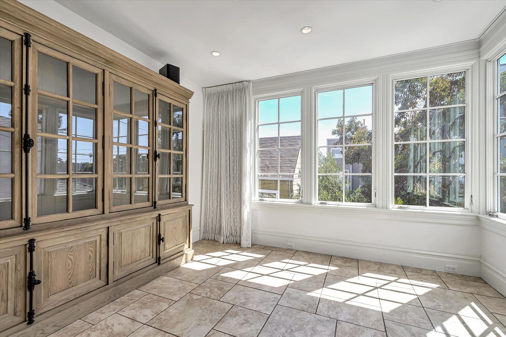 San Francisco Apartment: 417-419 Capp Street