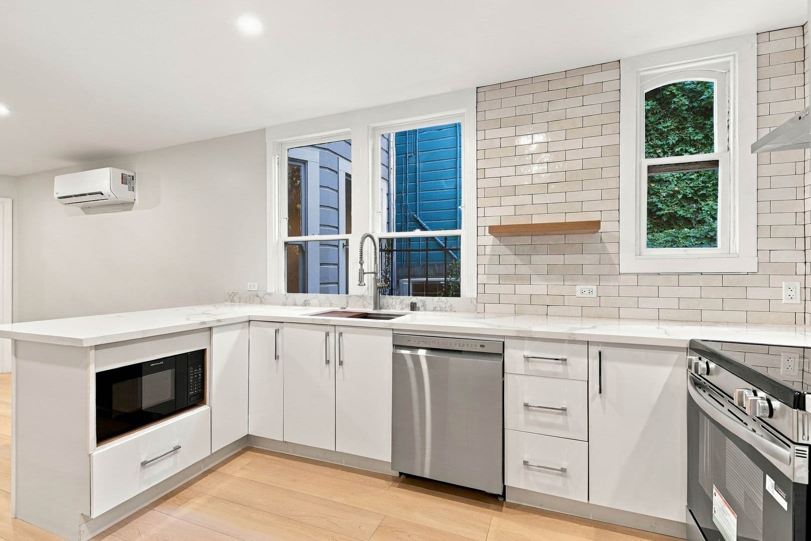 San Francisco Apartment: 4170 17th Street