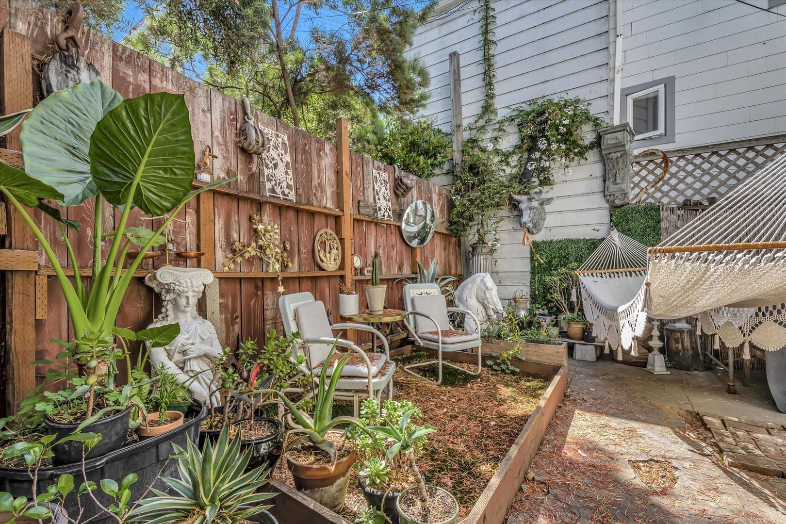 San Francisco Apartment: 417-419 Capp Street