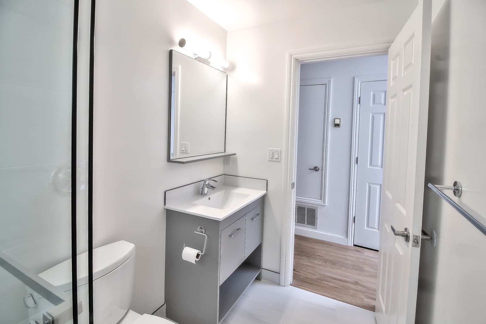 San Francisco Apartment: 915-917 Irving Street