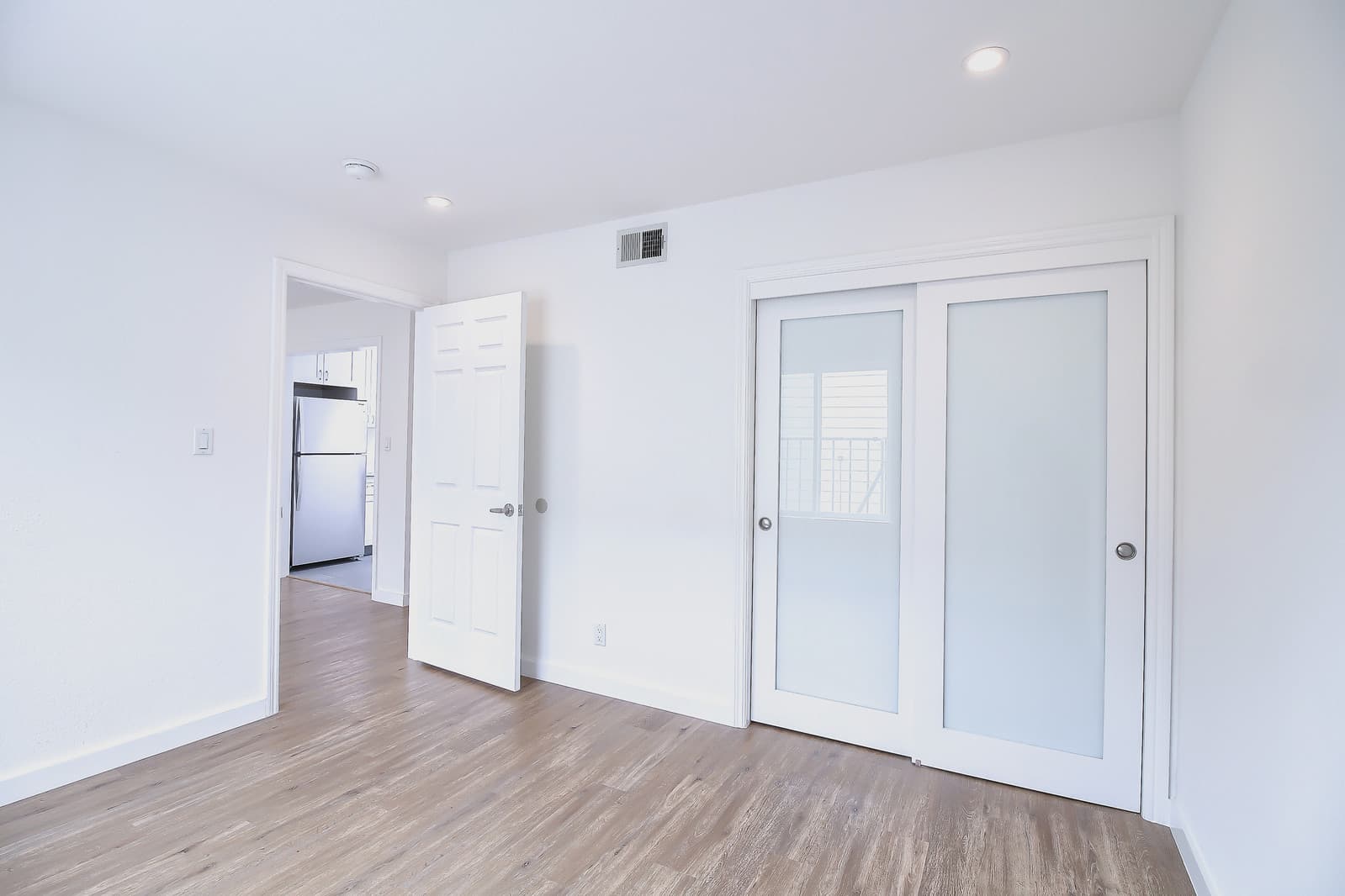 San Francisco Apartment: 915-917 Irving Street